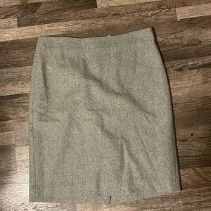 J.CREW Gray Pencil Skirt. Size 6. NWT